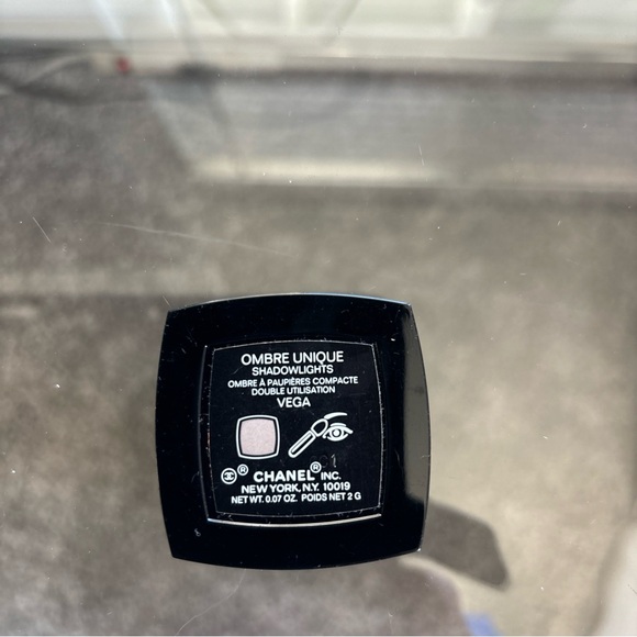 Chanel ombre shadowlights eye shadow exotique- VERY RARE - Picture 2 of 3
